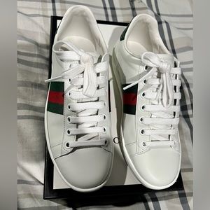 Like New Gucci Sneakers.